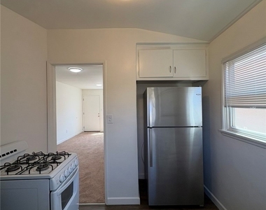 9420 Las Tunas Drive - Photo Thumbnail 5