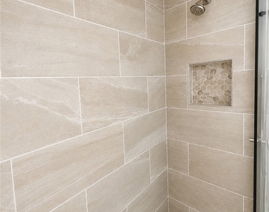 10822 Hunter Avenue - Photo Thumbnail 2