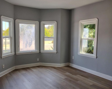 2684 73rd Avenue - Photo Thumbnail 3