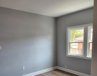 2684 73rd Avenue - Photo Thumbnail 5