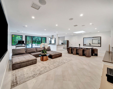 721 N Beverly Drive - Photo Thumbnail 21