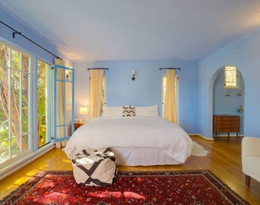 4778 Cromwell Avenue - Photo Thumbnail 16