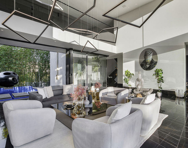 1369 Londonderry Place - Photo Thumbnail 9