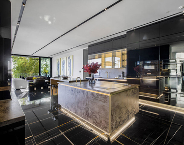 1369 Londonderry Place - Photo Thumbnail 3