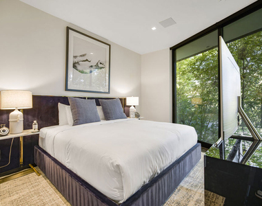1369 Londonderry Place - Photo Thumbnail 40