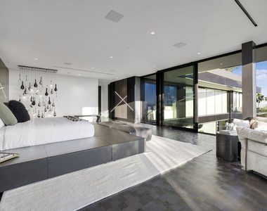 1369 Londonderry Place - Photo Thumbnail 29