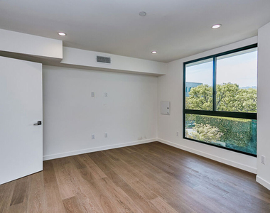 328 N Maple Drive - Photo Thumbnail 9