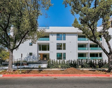 328 N Maple Drive - Photo Thumbnail 14
