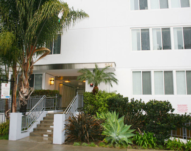 304 S Elm Drive - Photo Thumbnail 30
