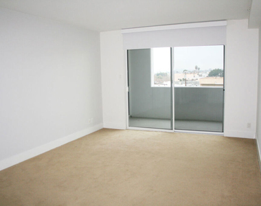 304 S Elm Drive - Photo Thumbnail 21