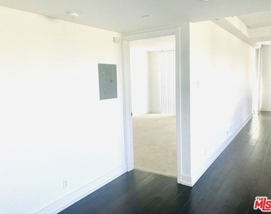 304 S Elm Drive - Photo Thumbnail 14