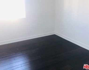 304 S Elm Drive - Photo Thumbnail 24