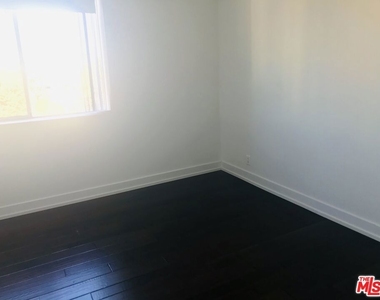 304 S Elm Drive - Photo Thumbnail 26