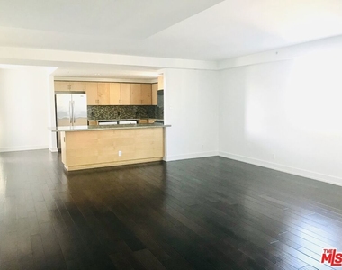 304 S Elm Drive - Photo Thumbnail 3