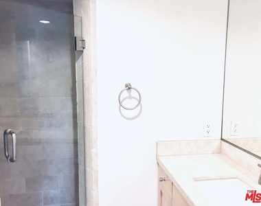 304 S Elm Drive - Photo Thumbnail 27