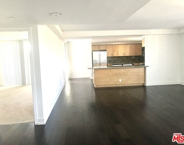 304 S Elm Drive - Photo Thumbnail 11