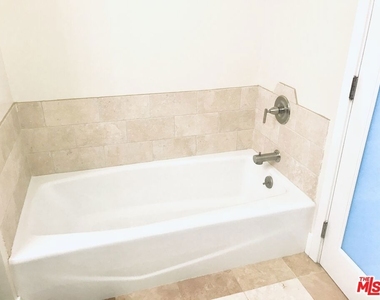 304 S Elm Drive - Photo Thumbnail 18