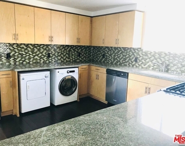 304 S Elm Drive - Photo Thumbnail 5