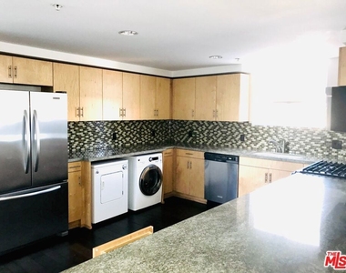 304 S Elm Drive - Photo Thumbnail 6