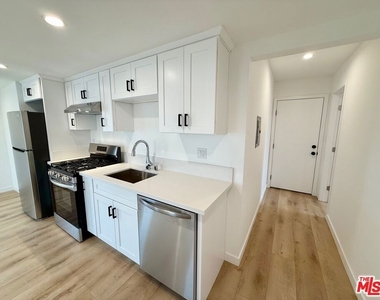 1021 Venice Boulevard - Photo Thumbnail 9