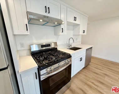 1021 Venice Boulevard - Photo Thumbnail 8