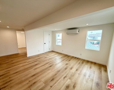 1021 Venice Boulevard - Photo Thumbnail 6