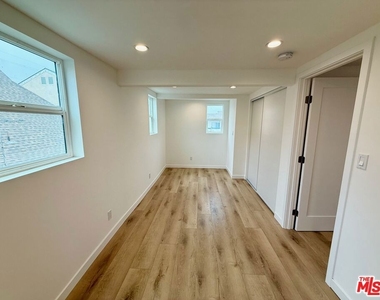 1021 Venice Boulevard - Photo Thumbnail 10
