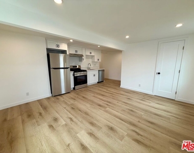 1021 Venice Boulevard - Photo Thumbnail 5