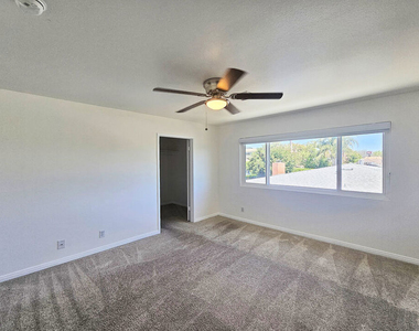 22040 Wyandotte Street - Photo Thumbnail 9