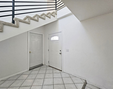 22040 Wyandotte Street - Photo Thumbnail 20