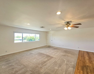 22040 Wyandotte Street - Photo Thumbnail 7