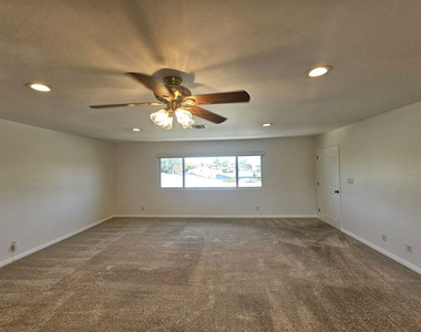 22040 Wyandotte Street - Photo Thumbnail 5