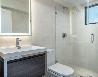 8424 Grand View Drive - Photo Thumbnail 20