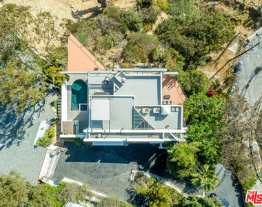 8424 Grand View Drive - Photo Thumbnail 24