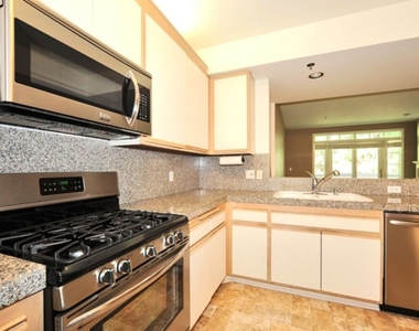 2222 Beachwood Drive - Photo Thumbnail 6