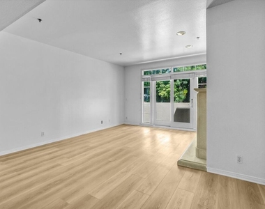 2222 Beachwood Drive - Photo Thumbnail 13