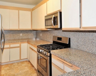 2222 Beachwood Drive - Photo Thumbnail 5