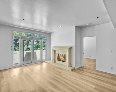 2222 Beachwood Drive - Photo Thumbnail 16