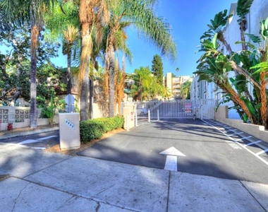 2222 Beachwood Drive - Photo Thumbnail 45