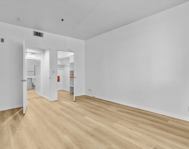 2222 Beachwood Drive - Photo Thumbnail 28