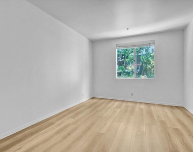 2222 Beachwood Drive - Photo Thumbnail 26