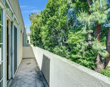 2222 Beachwood Drive - Photo Thumbnail 15