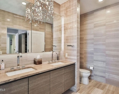 900 W Olympic Boulevard - Photo Thumbnail 4