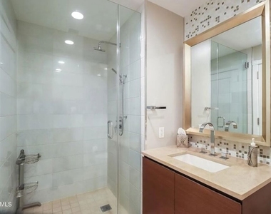 900 W Olympic Boulevard - Photo Thumbnail 19