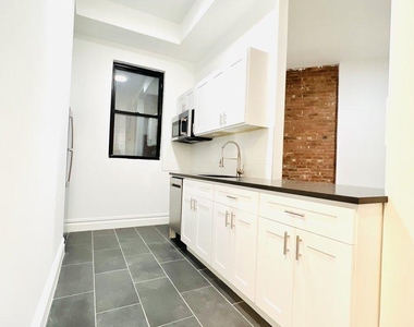 73 Saint Marks Avenue - Photo Thumbnail 2