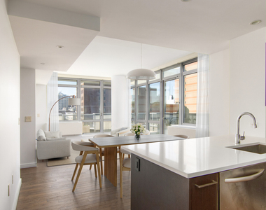321 W 110th St - Photo Thumbnail 1
