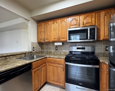 5 Lexington Hill - Photo Thumbnail 4