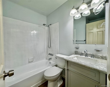 5 Lexington Hill - Photo Thumbnail 10