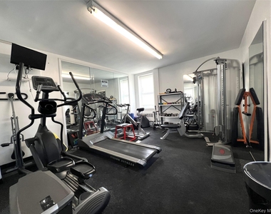 855 E Broadway - Photo Thumbnail 12
