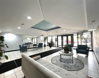 855 E Broadway - Photo Thumbnail 11